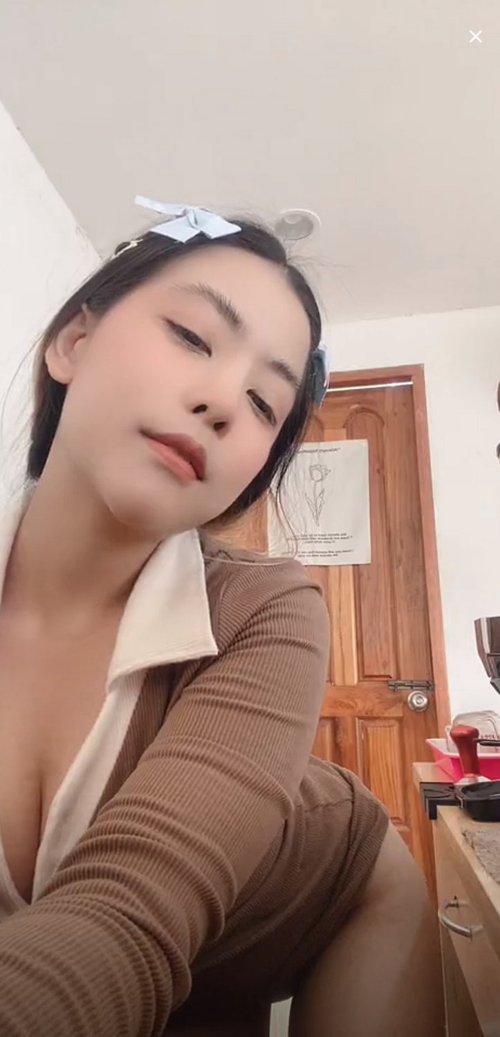 Screenshot_20240410_053329_BIGO LIVE #qQv4Fjx2