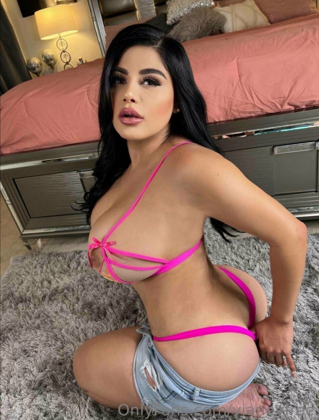 Vianey Frias (instagram.com/vianeyfrias) #nVxJGUSz