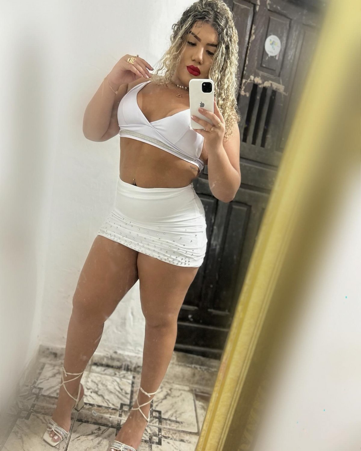 Kaylane de 20 aninhos mostrando o pq é uma vagabunda famosinha, puta gostosa #51oG7pZg